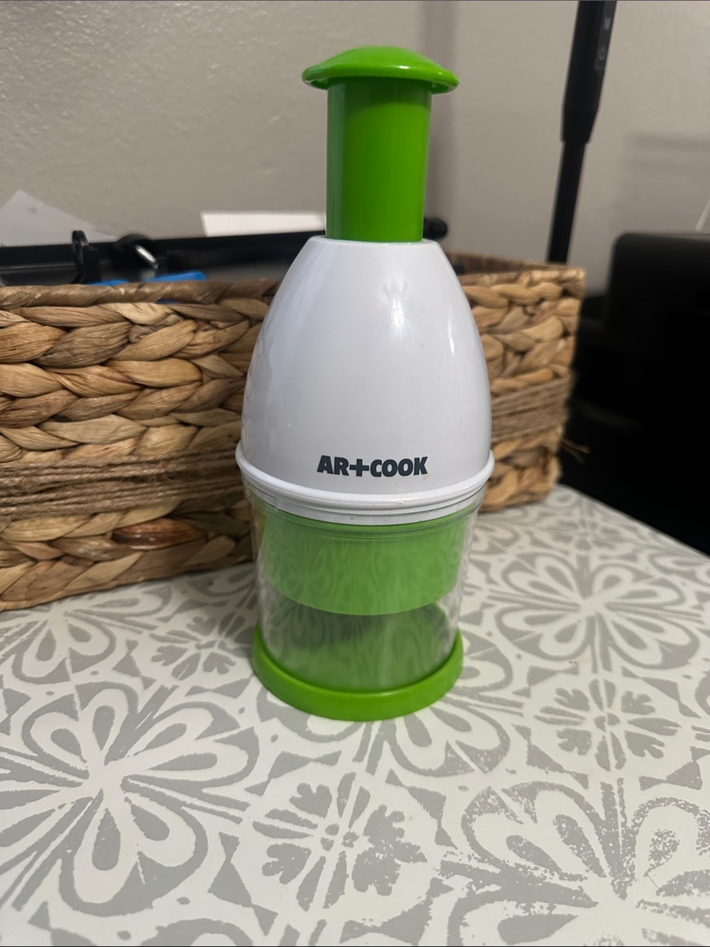 AR+Co Green and White Manual Vegetable Chopper NEWA